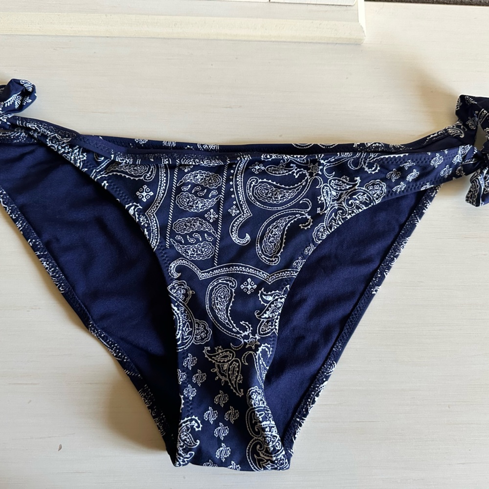 Bikini bottom Size Large